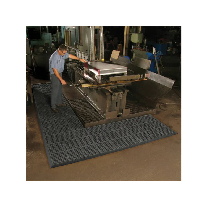 Notrax® Grit-Step™ Anti Fatigue Drainage Mat 505 Series - Black