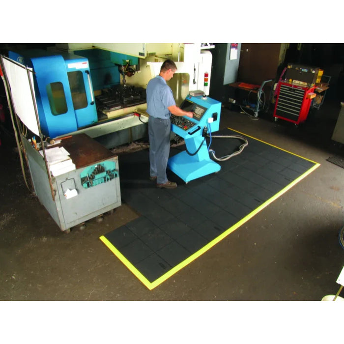 Notrax® Cushion-Ease® Solid Interlocking Anti-Fatigue Floor Mats 556 Series - Black - 3' X 3'