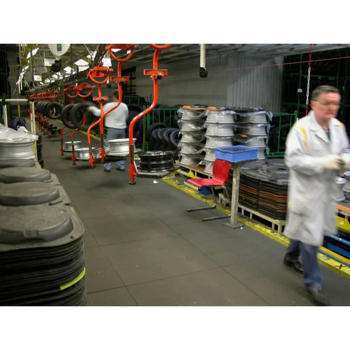 Notrax® Cushion-Ease® Solid Interlocking Anti-Fatigue Floor Mats 556 Series - Black - 3' X 3'