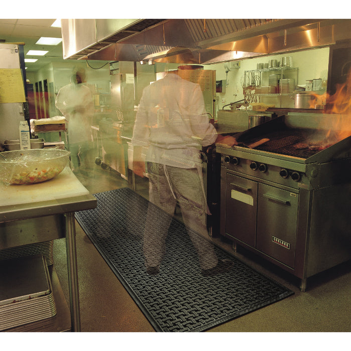 Comfort Flow™ Anti Fatigue & Anti-Microbial Drainage Mat - 420 Series - Black