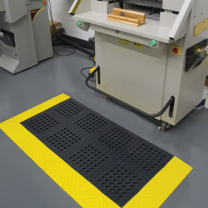 Notrax® Diamond Flex-Lok™ Interlocking Drainage Mat - 620 Series - Black/Yellow