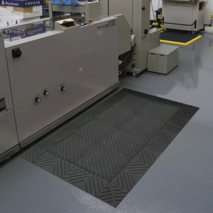 Notrax® Diamond Flex-Lok™ Solid Interlocking Rubber Mat - 621 Series - Black