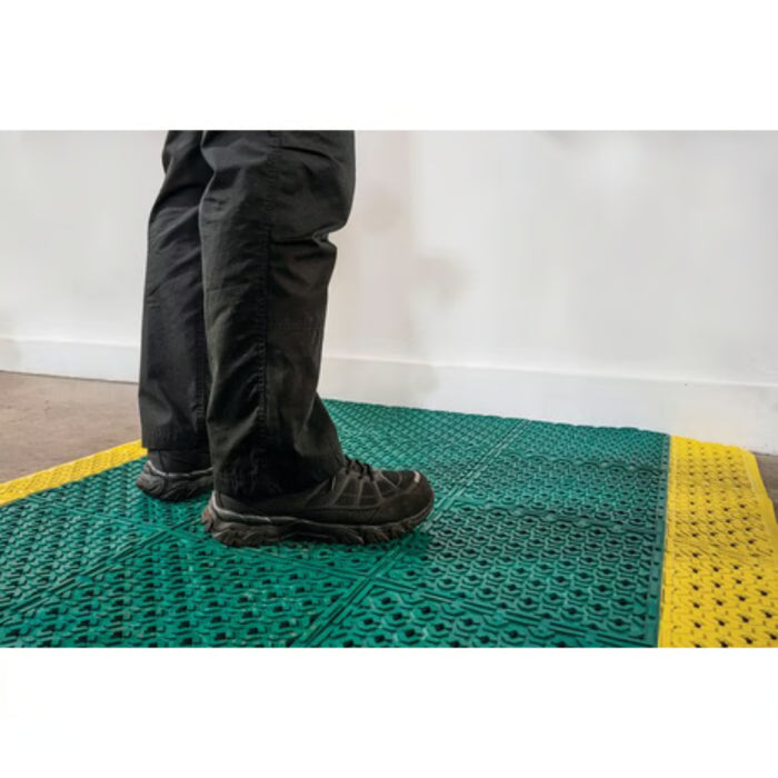 Notrax® Eyewash Station Drainage Mat - 524 Series - Green/Yellow
