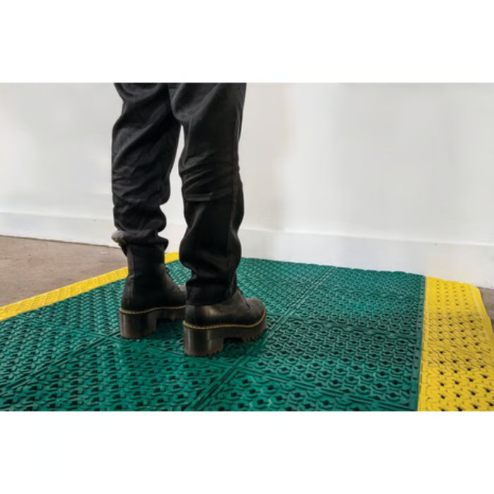 Notrax® Eyewash Station Drainage Mat - 524 Series - Green/Yellow